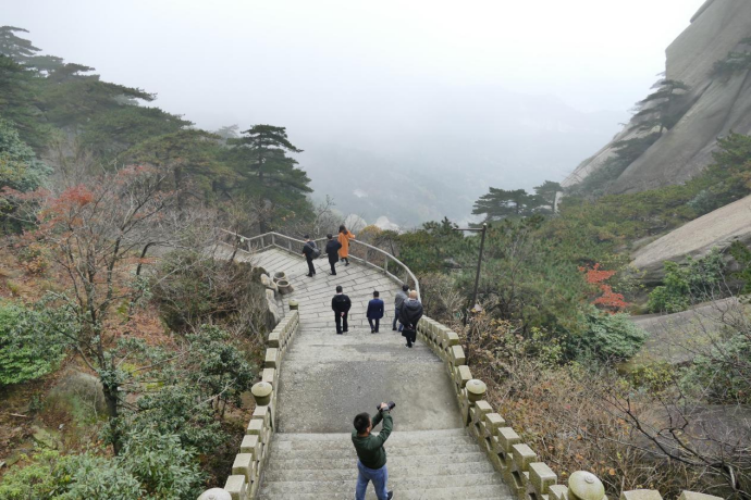 元旦假期首日攀登天柱山 祈福新年130.png